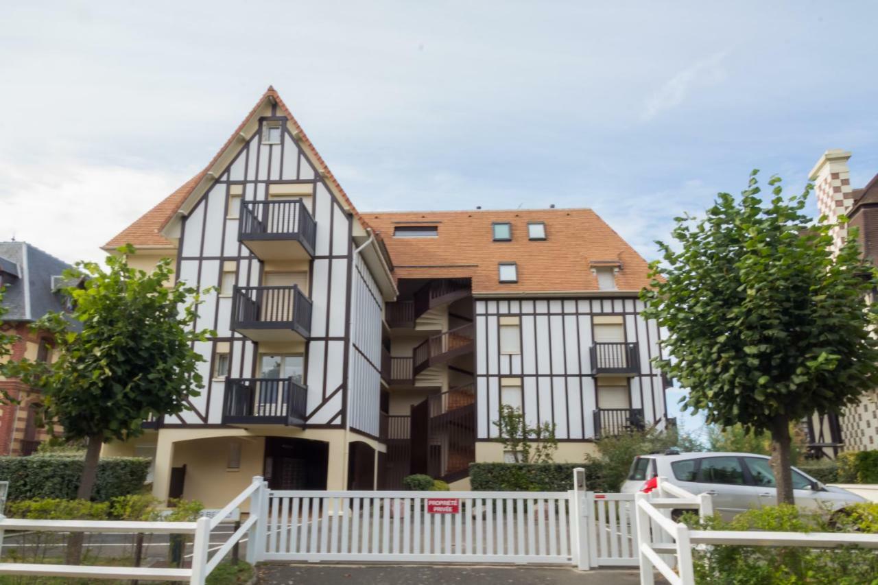 Charmant Appartement Face A La Mer Avec Balcon Houlgate Εξωτερικό φωτογραφία